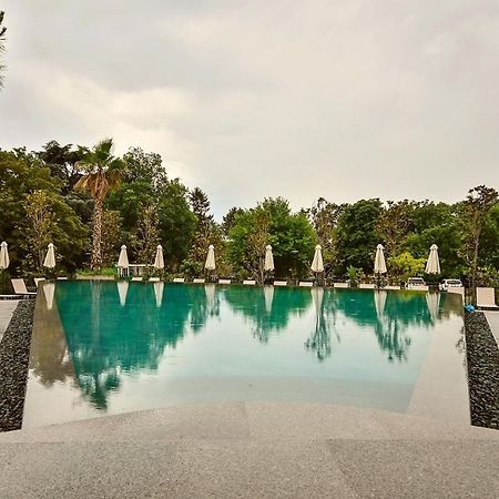 Sea Flats With Parking And Pool In Azur Residence 산콘스탄틴앤헬레나 외부 사진
