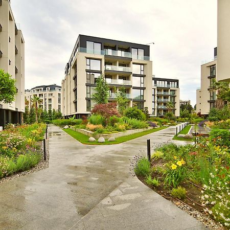 Sea Flats With Parking And Pool In Azur Residence 산콘스탄틴앤헬레나 외부 사진