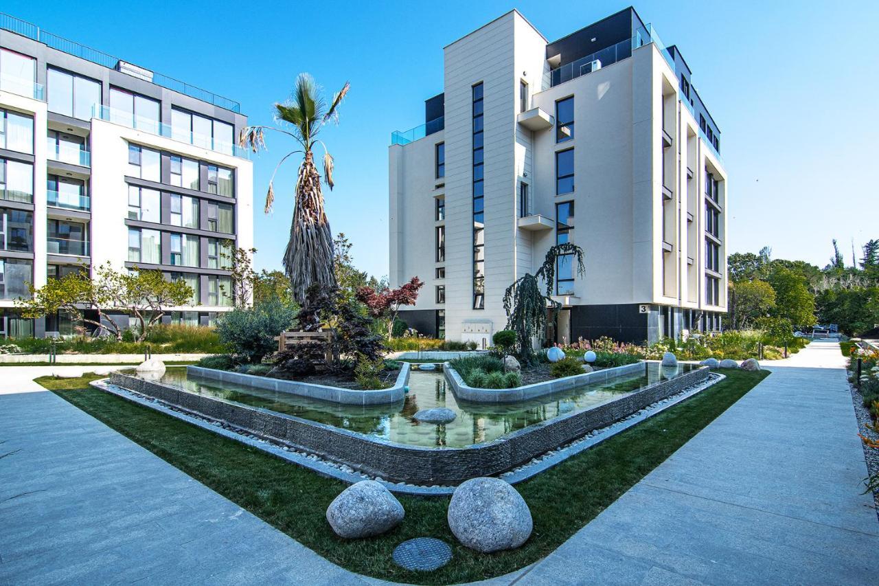Sea Flats With Parking And Pool In Azur Residence 산콘스탄틴앤헬레나 외부 사진