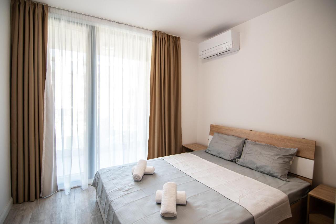 Sea Flats With Parking And Pool In Azur Residence 산콘스탄틴앤헬레나 외부 사진