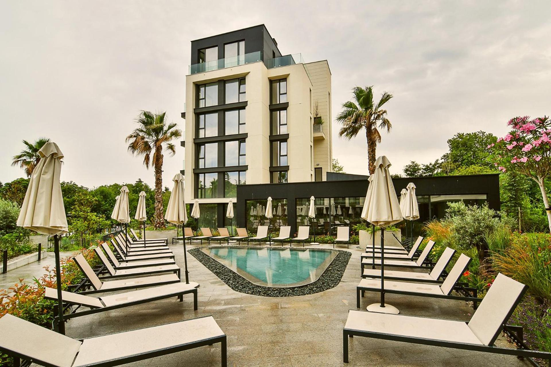 Sea Flats With Parking And Pool In Azur Residence 산콘스탄틴앤헬레나 외부 사진